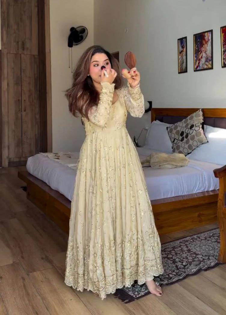 Dreamy Allure Cream Dress Essentials