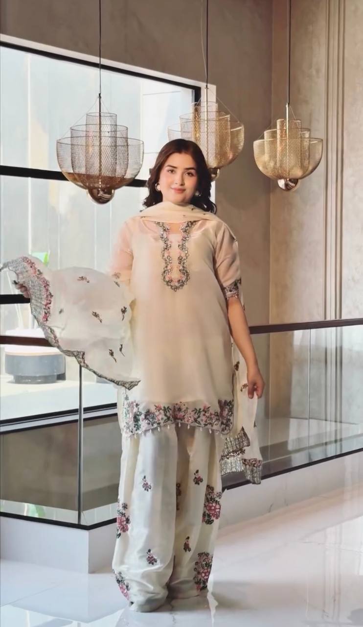 Graceful Presence in Enchanted Spaces