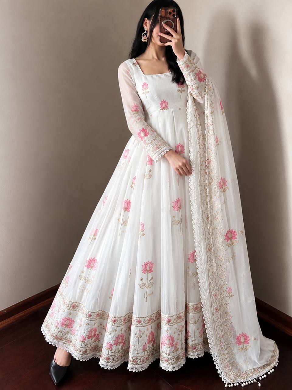 Luxe White Anarkali Embroidery for Modern Elegance