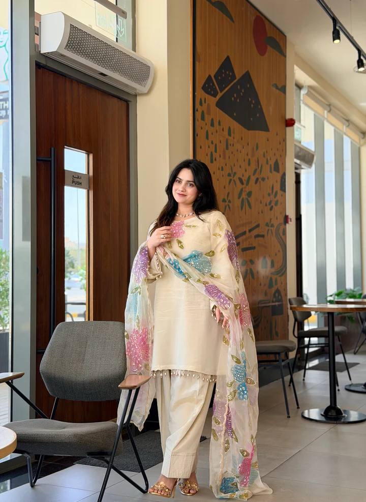 Contemporary Elegance in Traditional Attire