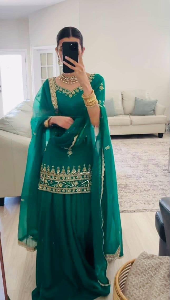 Capturing Glamour Dress Delight