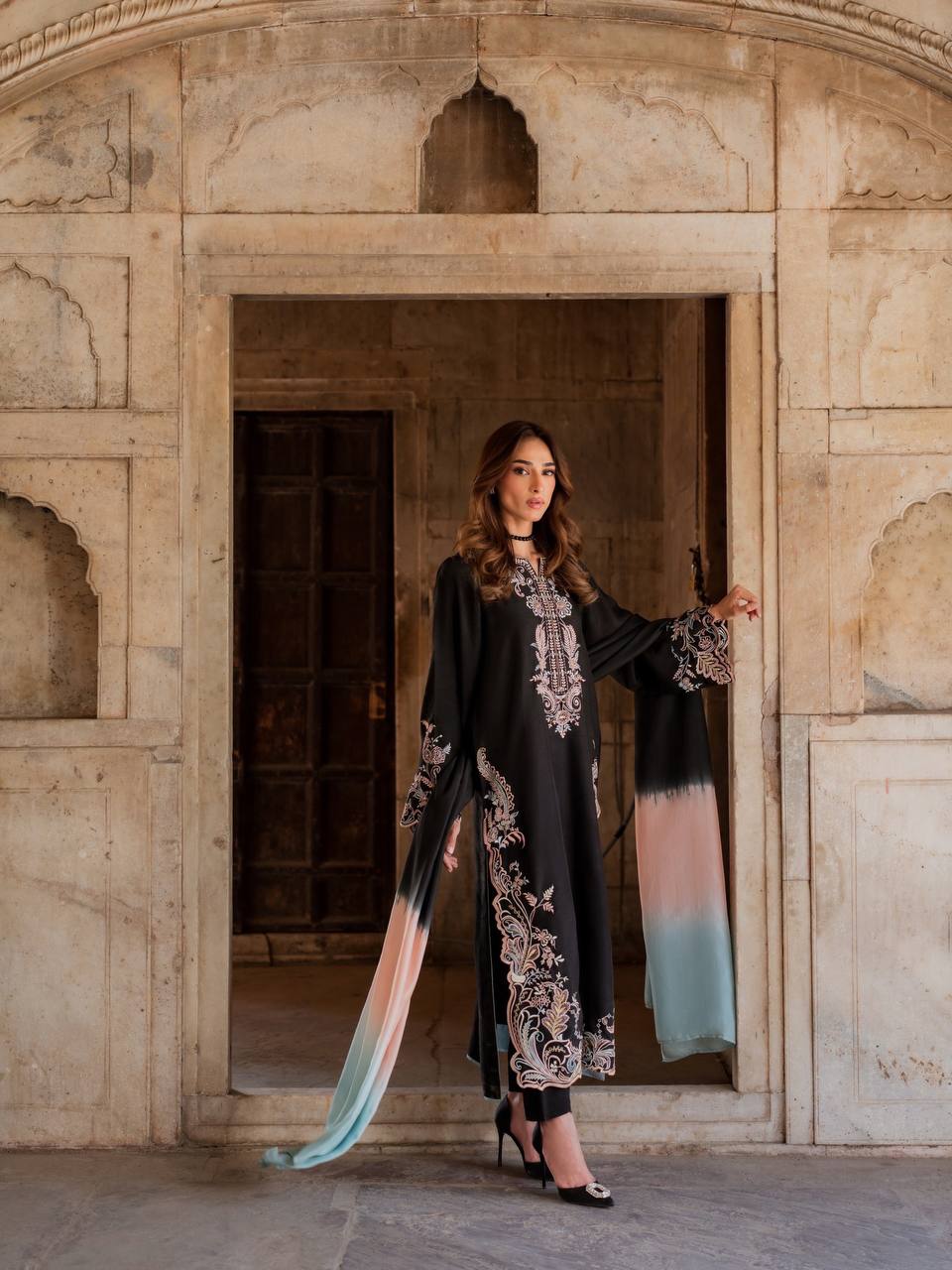 Luxurious Embroidered Kurta for Modern Fashion Enthusiasts