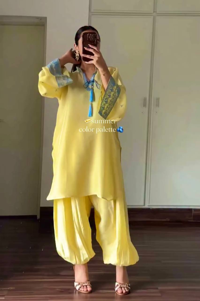 Elegant Ethnic Ensemble for Modern Women