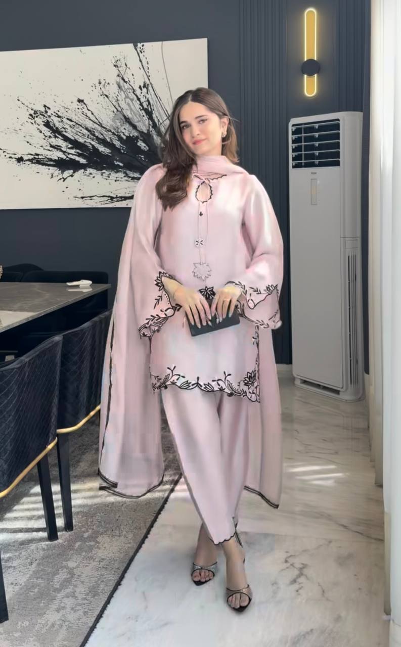 Blush Aura Floral Embellished Luxury Royal Ethnic Ensemble