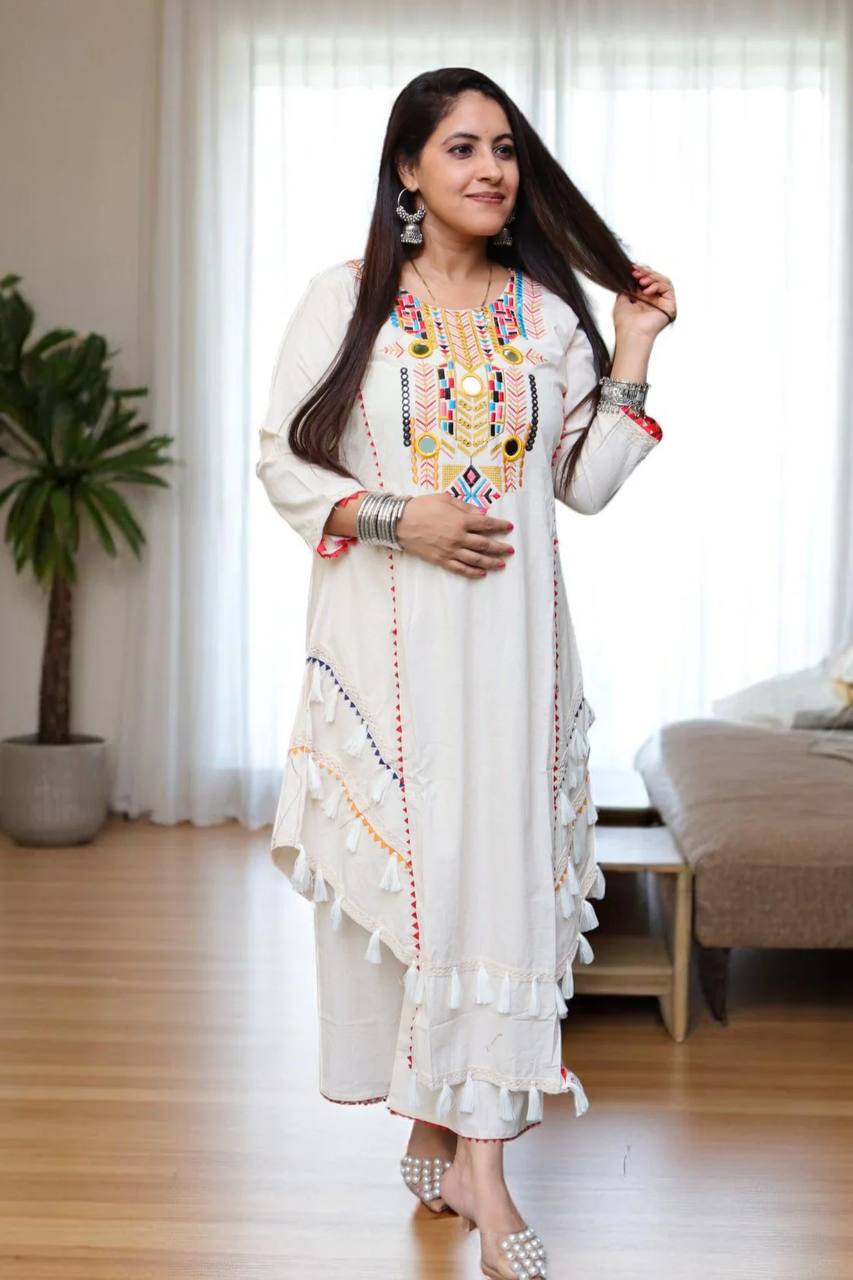 Elegant Ethnic Ensemble for Every Occasion