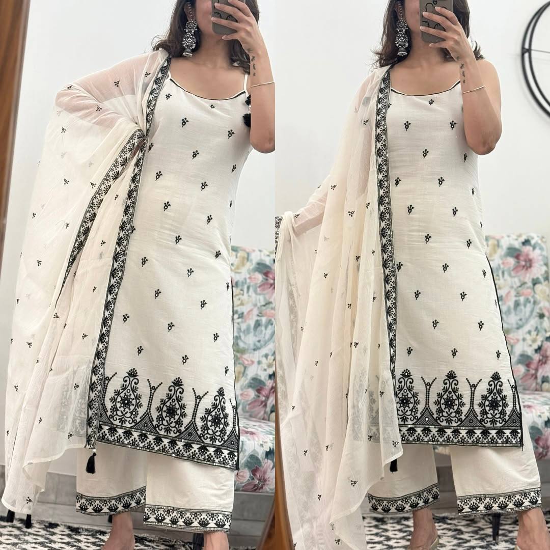 Classic Beauty: Stunning Ethnic Outfit Design