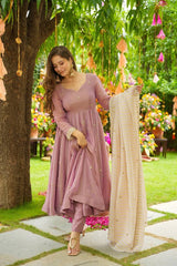 Chic Comfort: Traditional Meets Modern Style