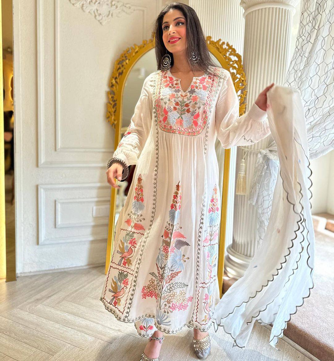 White Colour Heavy Embroidery Multi Needle Work Real Mirro Hand Work Suit Set