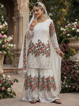 Stylish Pakistani Outfits for Festive Gatherings