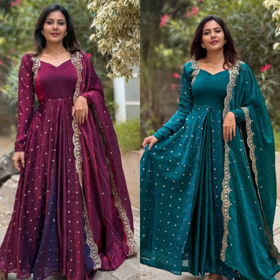 Radiant Charm: The Perfect Festive Outfit