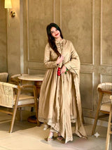 Elegant Indian Attire for Special Occasions