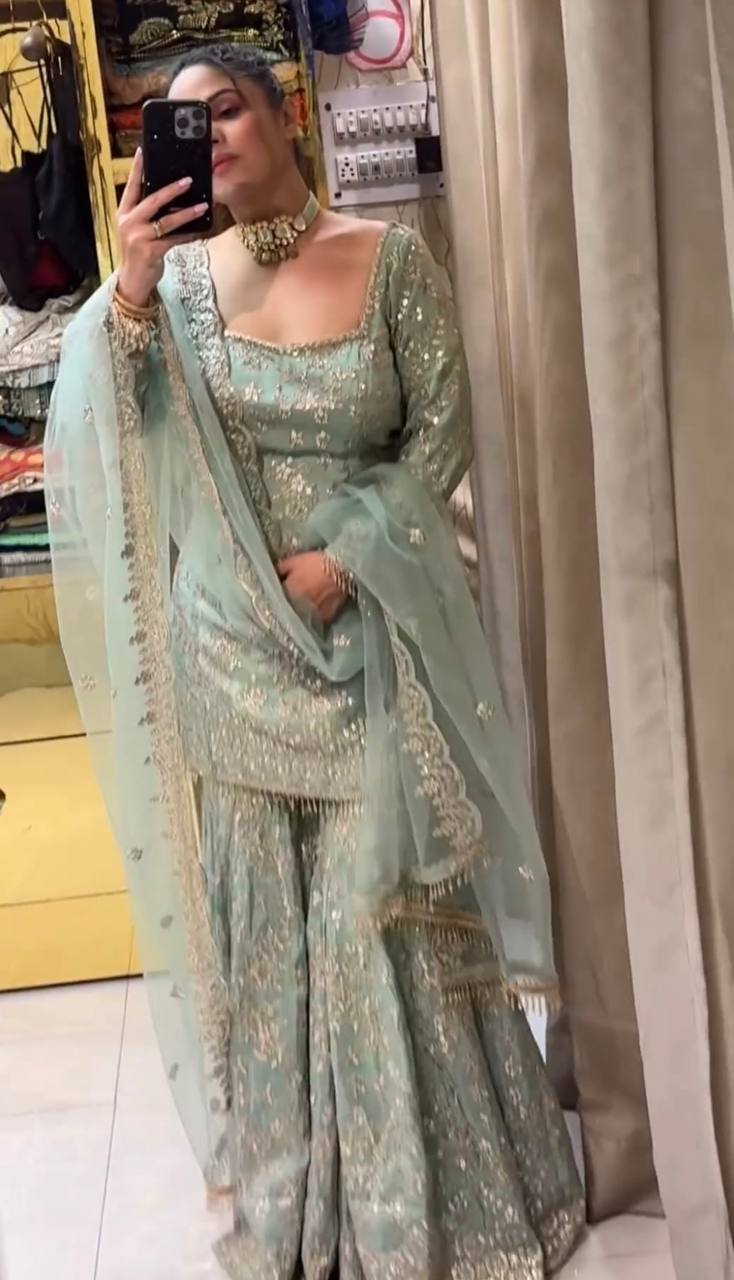 Enchanting Elegance: A Timeless Ethnic Ensemble