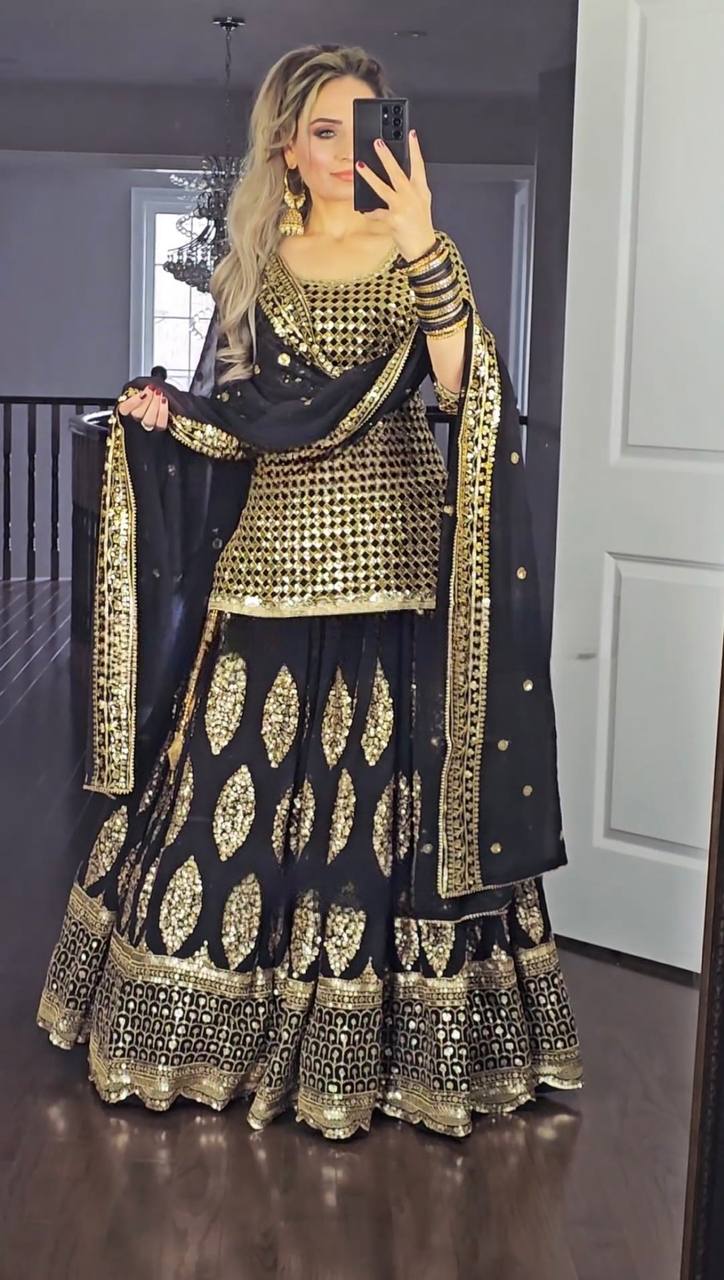 Presenting New  Đěsigner Lehenga -Top In New Fancy Style