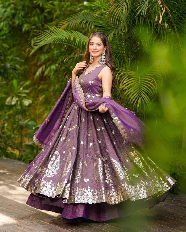 Elegance in Purple: Timeless Grace