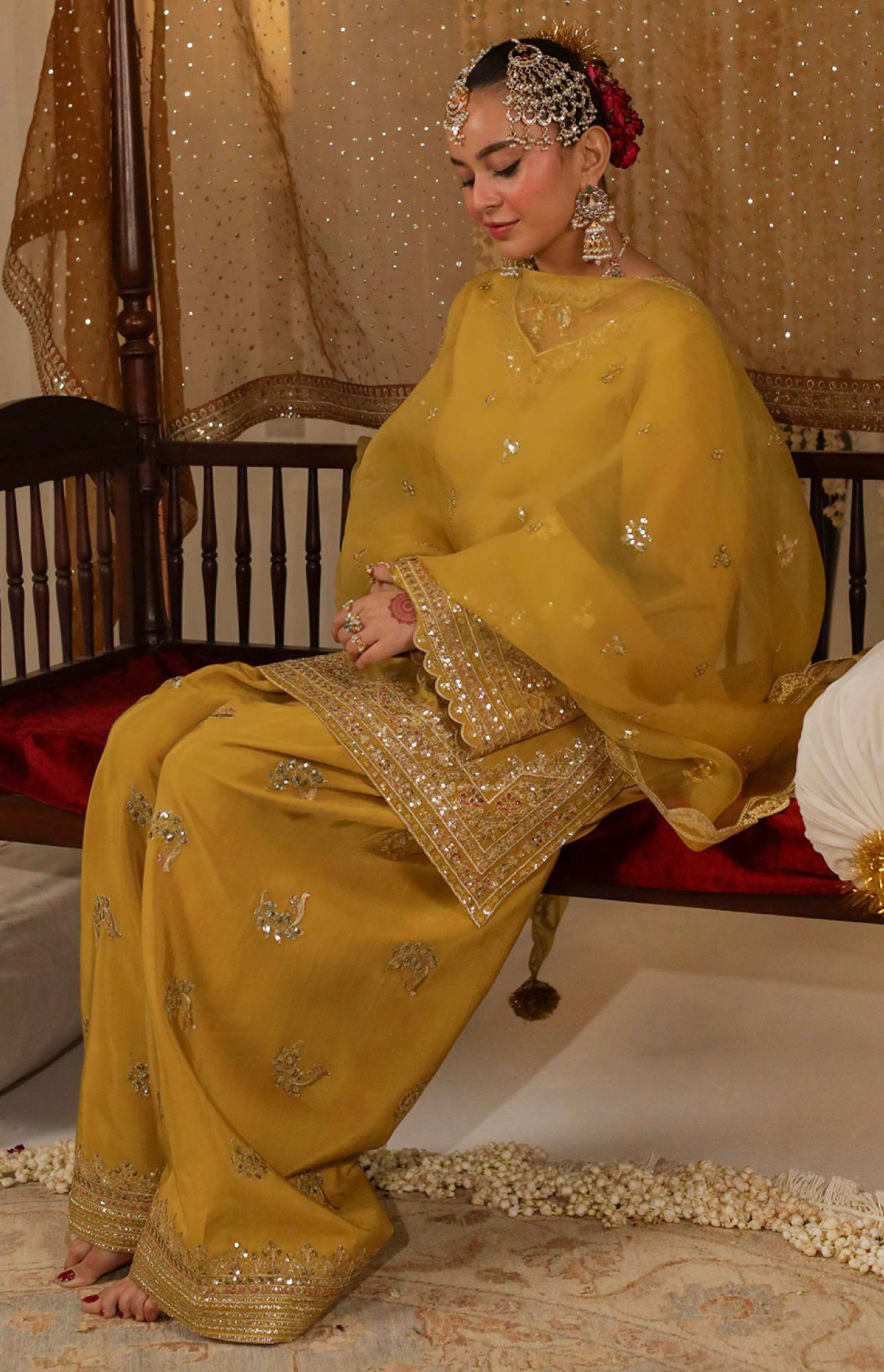 Glimmering Yellow: Celebrate Your Beauty